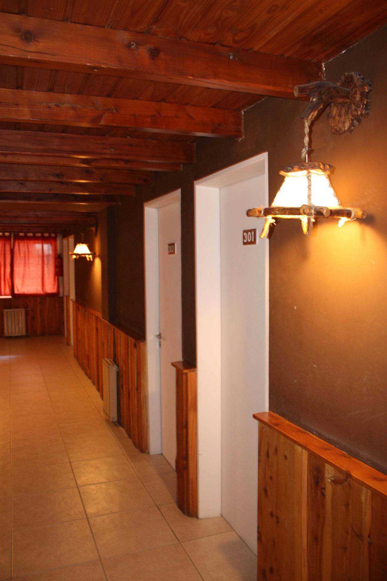 Marcopolo Inn Hostel Bariloche (Adults Only) Экстерьер фото