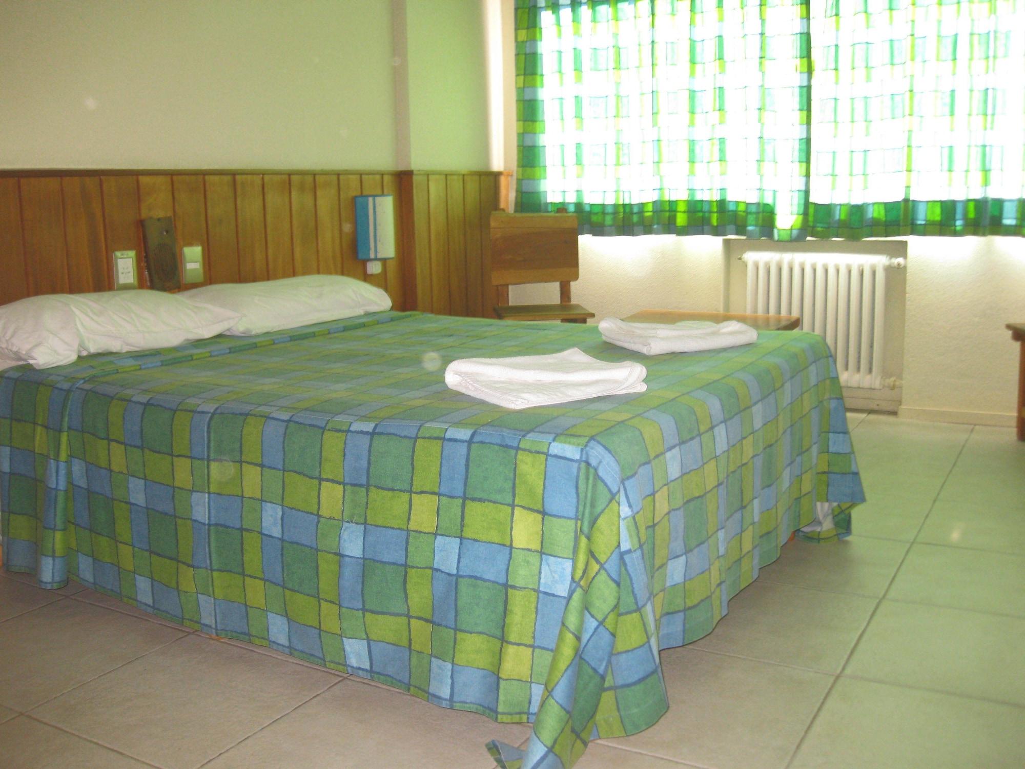 Marcopolo Inn Hostel Bariloche (Adults Only) Экстерьер фото