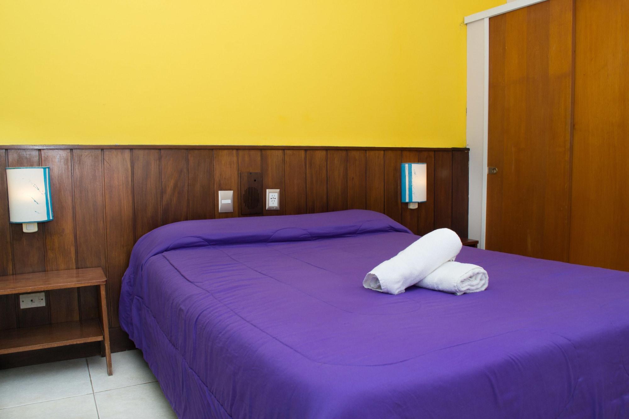 Marcopolo Inn Hostel Bariloche (Adults Only) Экстерьер фото
