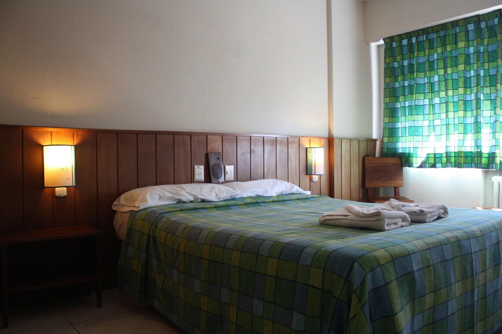 Marcopolo Inn Hostel Bariloche (Adults Only) Экстерьер фото