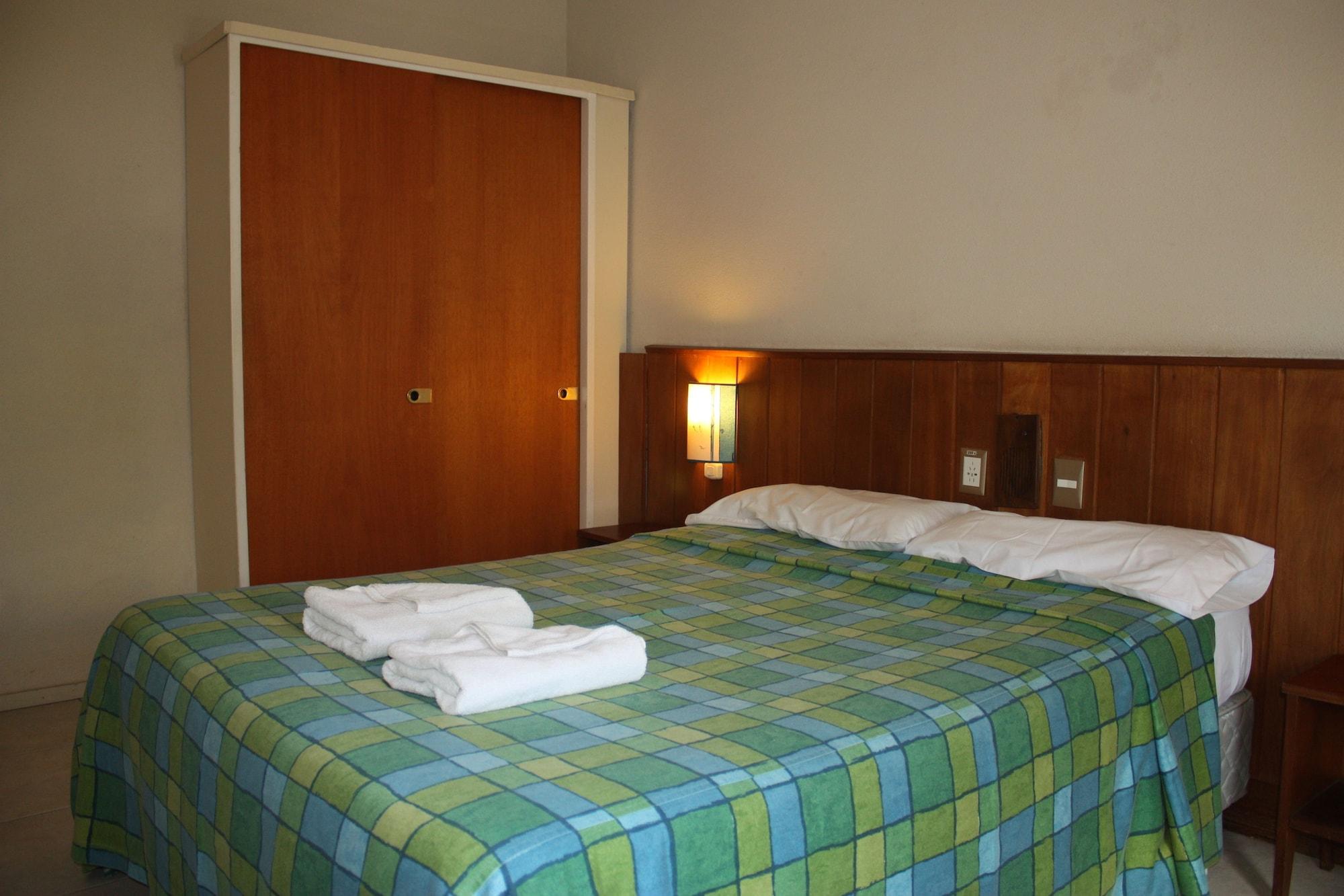 Marcopolo Inn Hostel Bariloche (Adults Only) Экстерьер фото