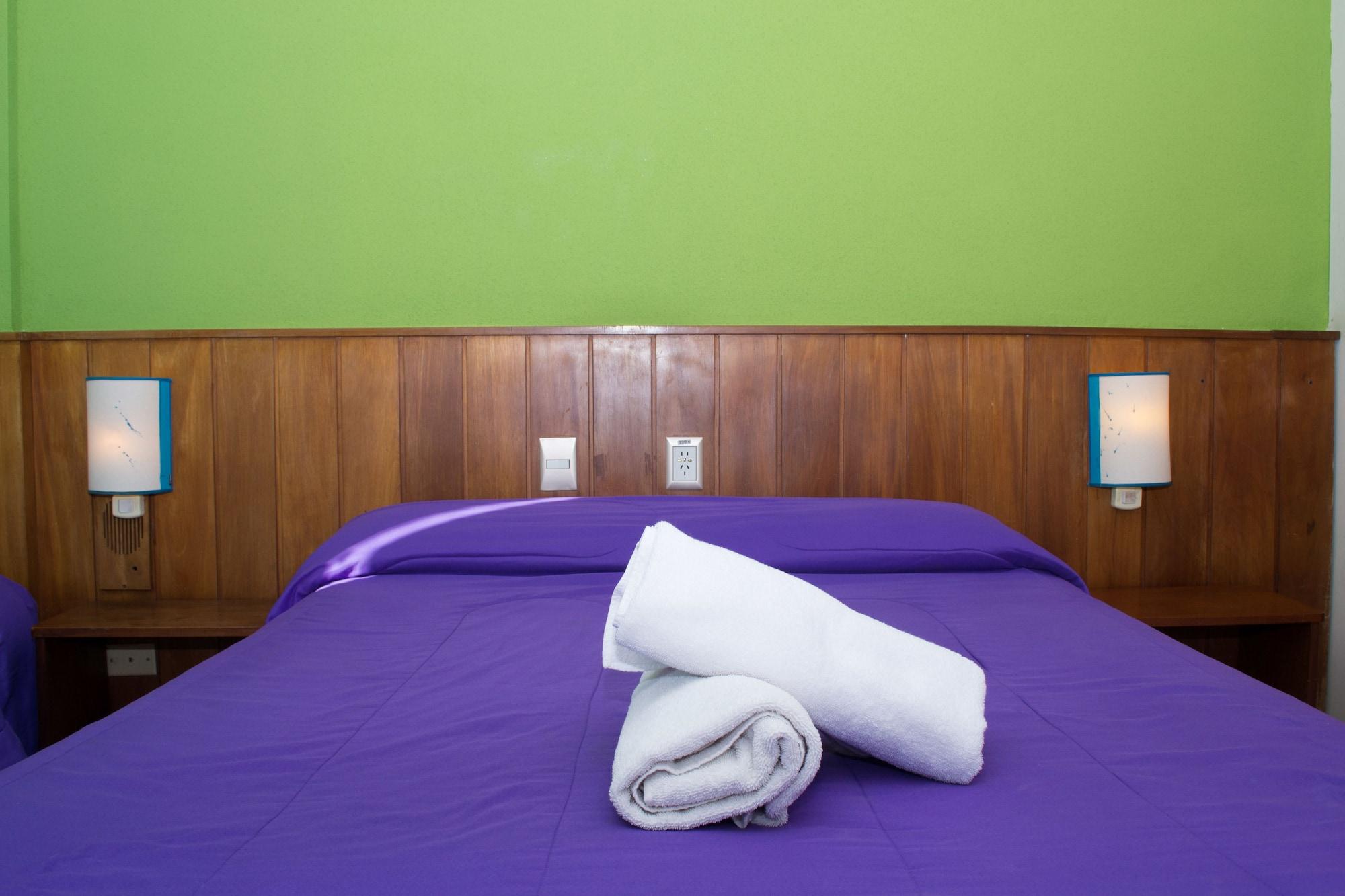 Marcopolo Inn Hostel Bariloche (Adults Only) Экстерьер фото