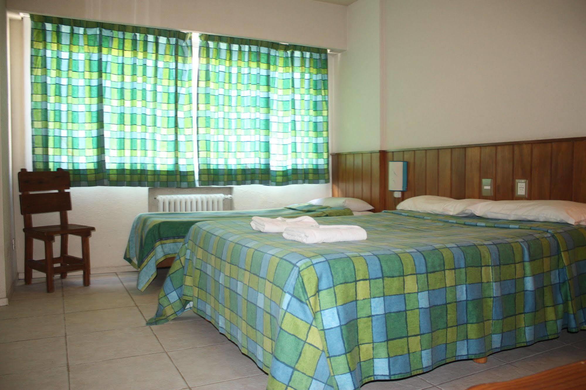 Marcopolo Inn Hostel Bariloche (Adults Only) Экстерьер фото